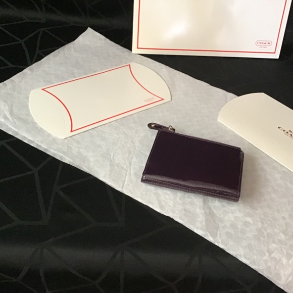 NWT Madeleine medium patent leather wallet with brass detail & zipper coin pouch - Picture 3 of 7